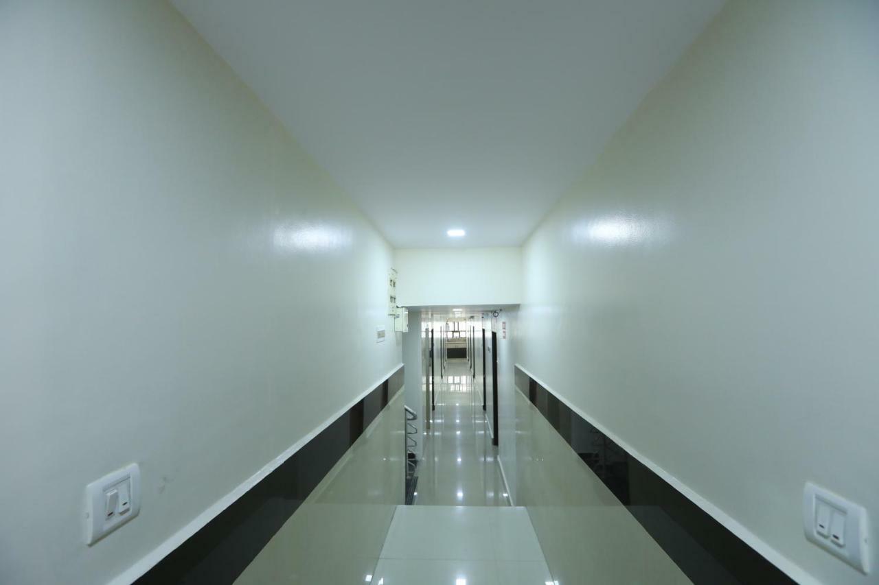 Hotel Embassy Bengaluru Zewnętrze zdjęcie