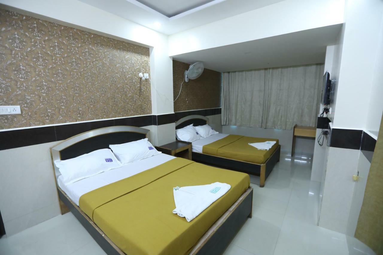 Hotel Embassy Bengaluru Zewnętrze zdjęcie