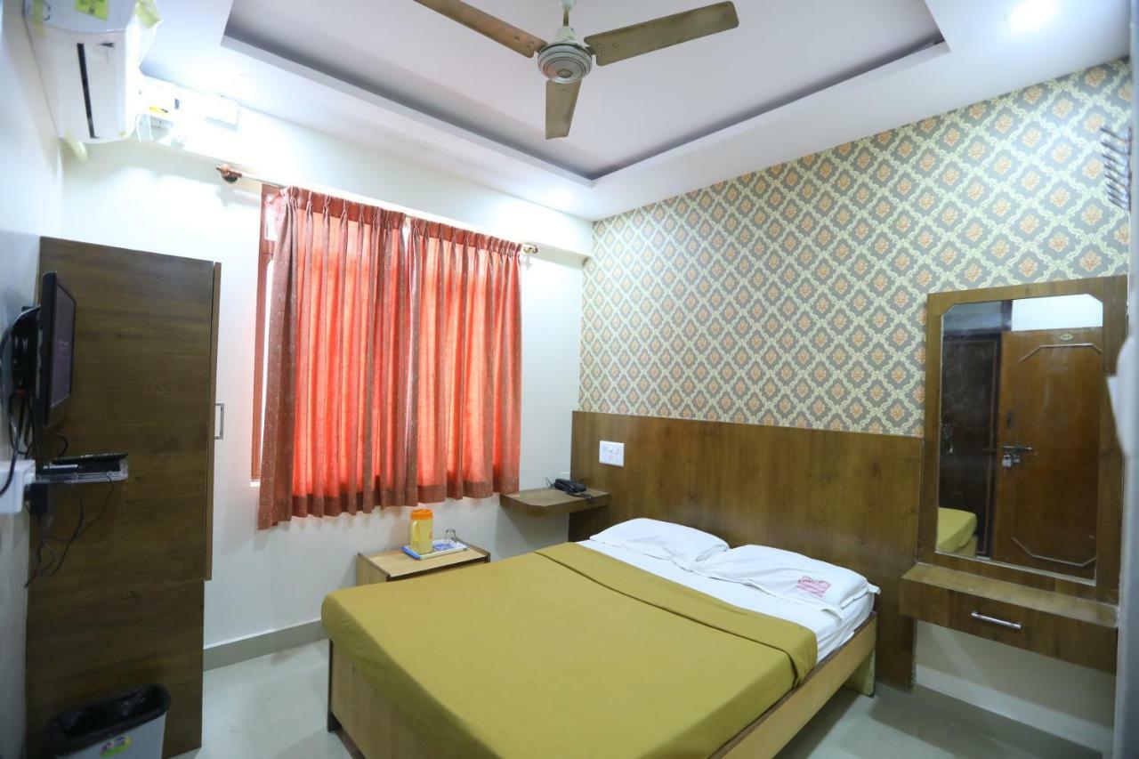 Hotel Embassy Bengaluru Zewnętrze zdjęcie